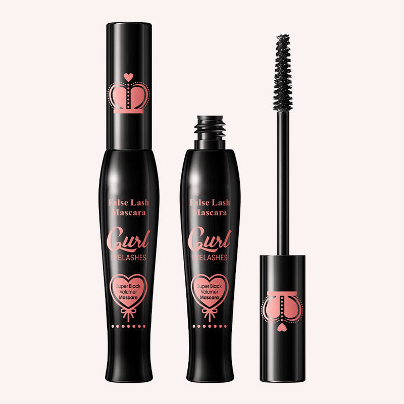 Vattenfast mascara som böjer och förlänger