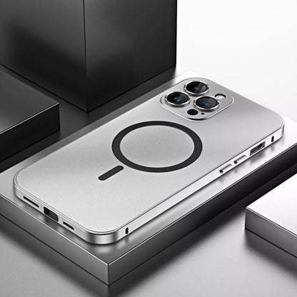Magnetiskt metallfodral med snäppfunktion för iPhone/Magnetic metal case with snap function for iPhone