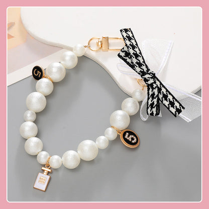 No. 5 white beads car keychain (key case not included)